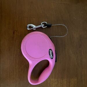Flexi Pink Pet Leash for under 17 pounds
